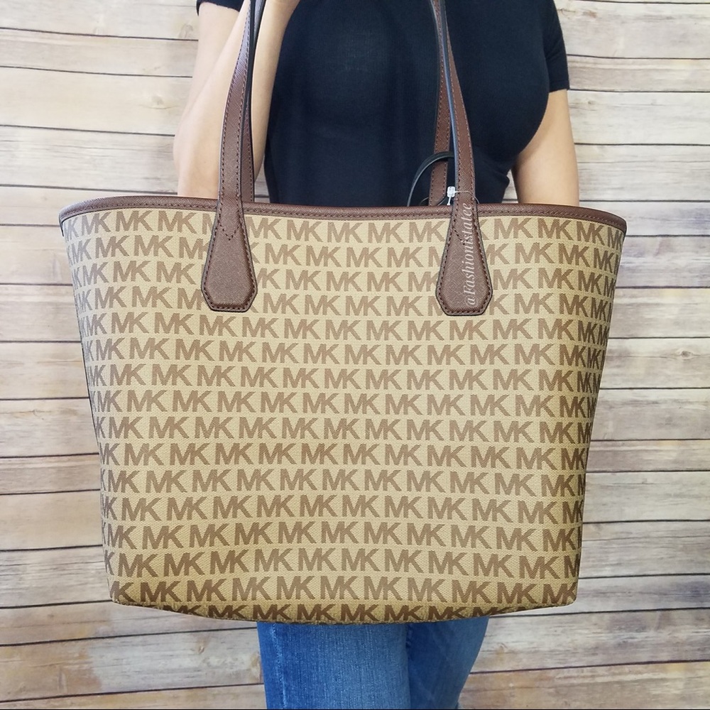 NWT MICHAEL KORS REVERSIBLE CANDY LARGE TOTE - Picture 4 of 7